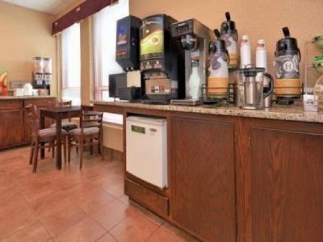 Econo Lodge Inn & Suites Висконсин Делс Экстерьер фото