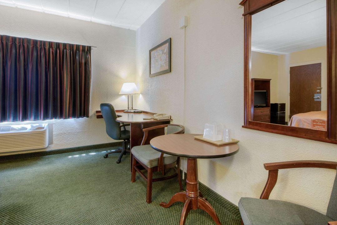 Econo Lodge Inn & Suites Висконсин Делс Экстерьер фото