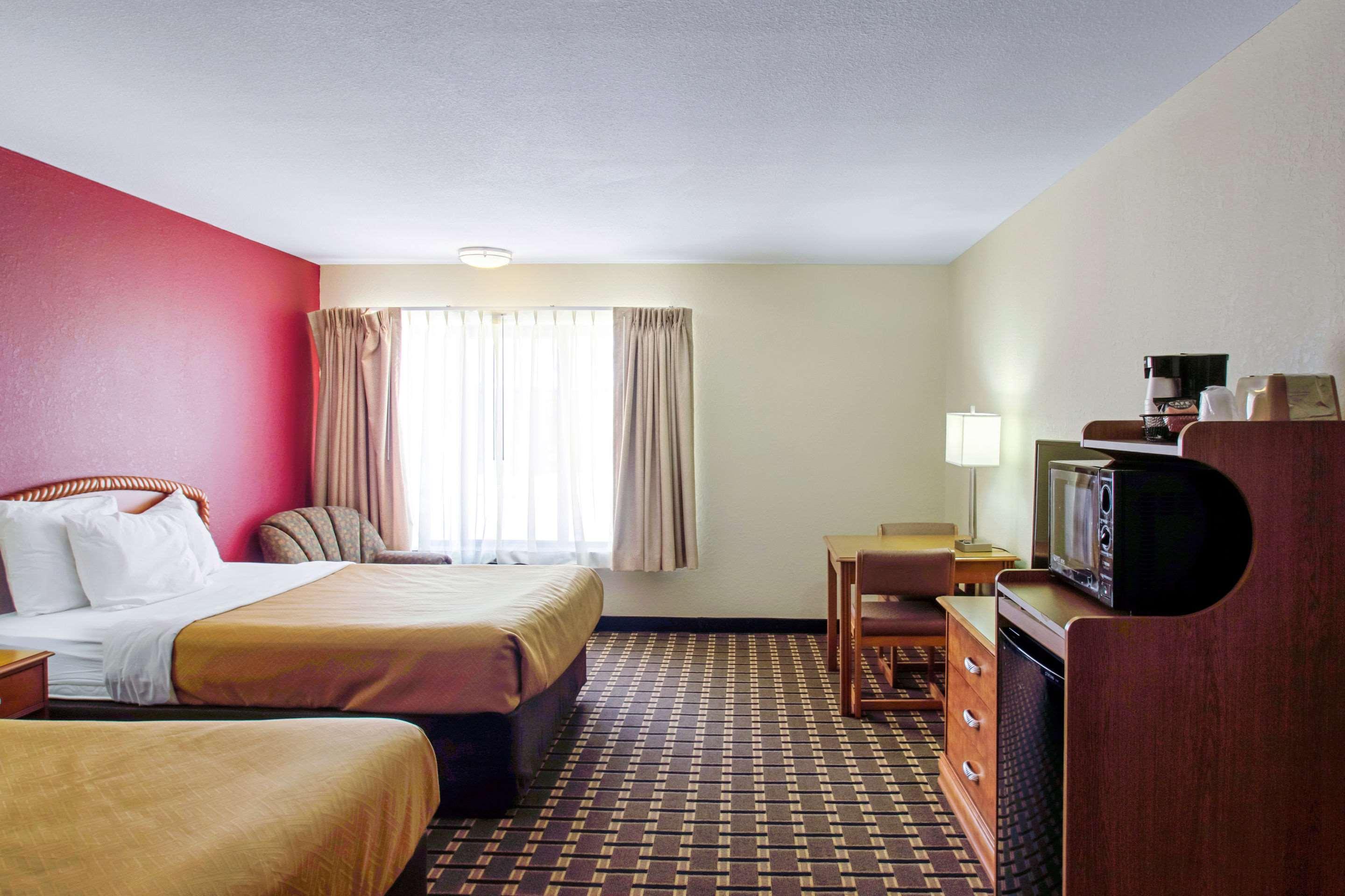Econo Lodge Inn & Suites Висконсин Делс Экстерьер фото