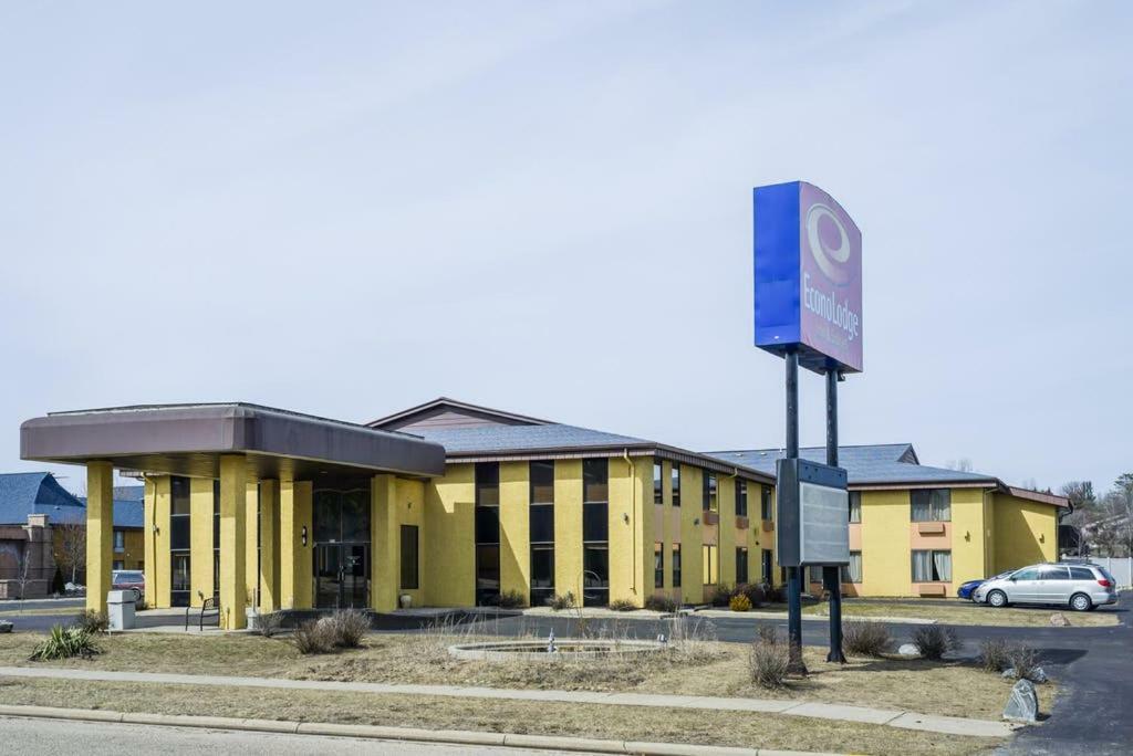 Econo Lodge Inn & Suites Висконсин Делс Экстерьер фото